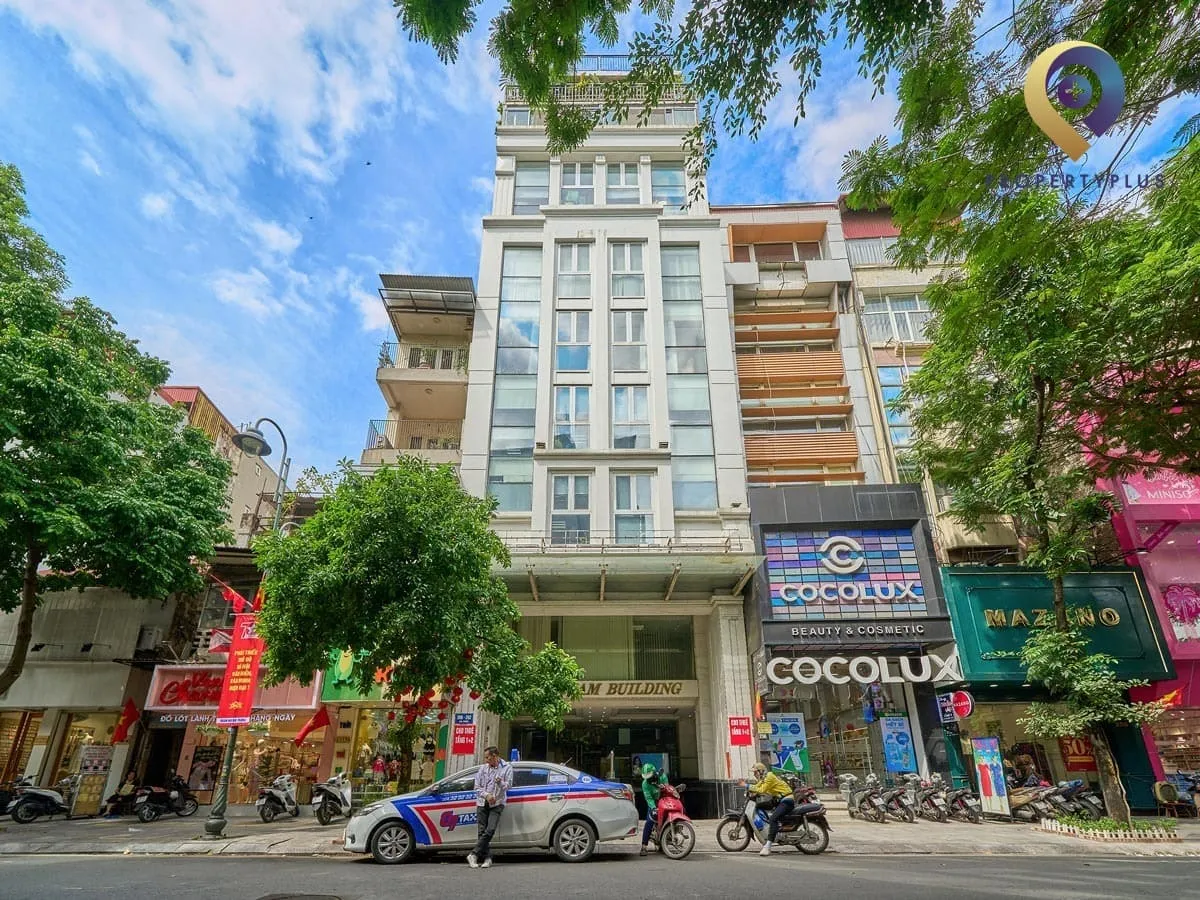 Toàn cảnh tòa nhà Hoàng Sâm Building trên phố Bà Triệu, Hà Nội
